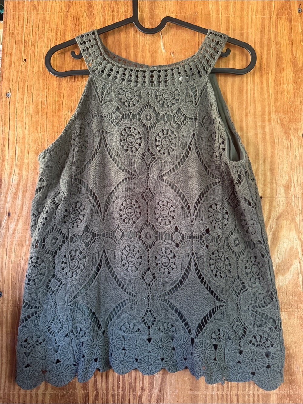 💚Crochet Lace High-Neck Tank Top - Olive Green